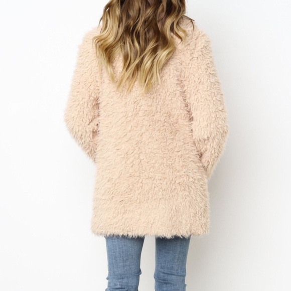 PRICE ⬇️ $45 1 Left! Trendy Teddy Coat in Cream - Picture 3 of 7
